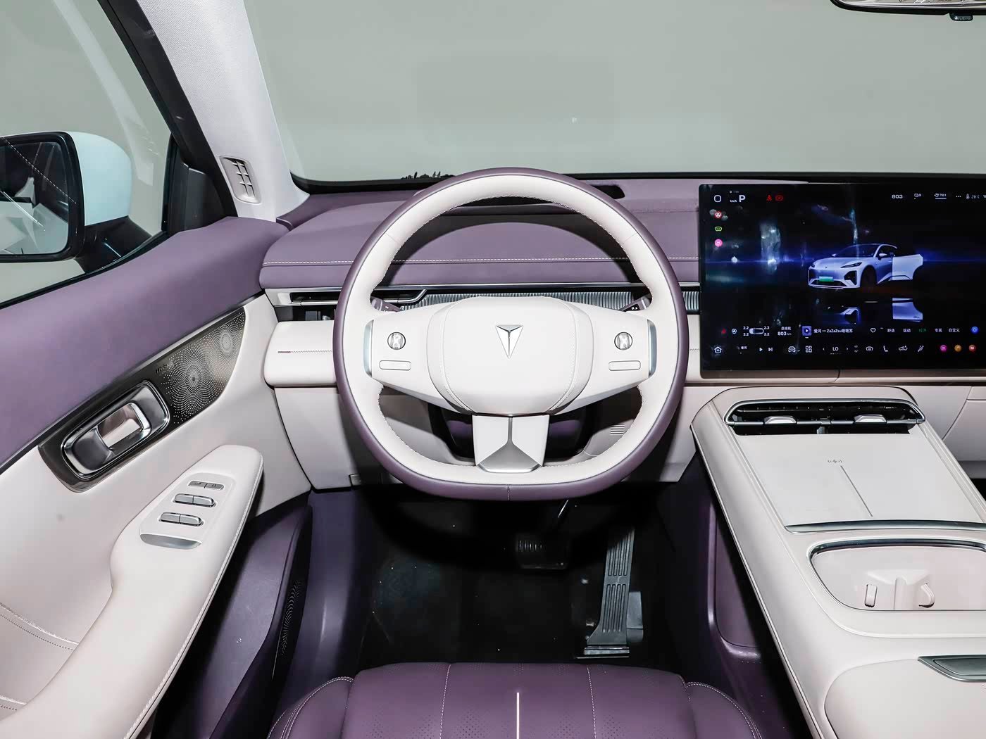 Deepal S07, interior Morado, vista 2