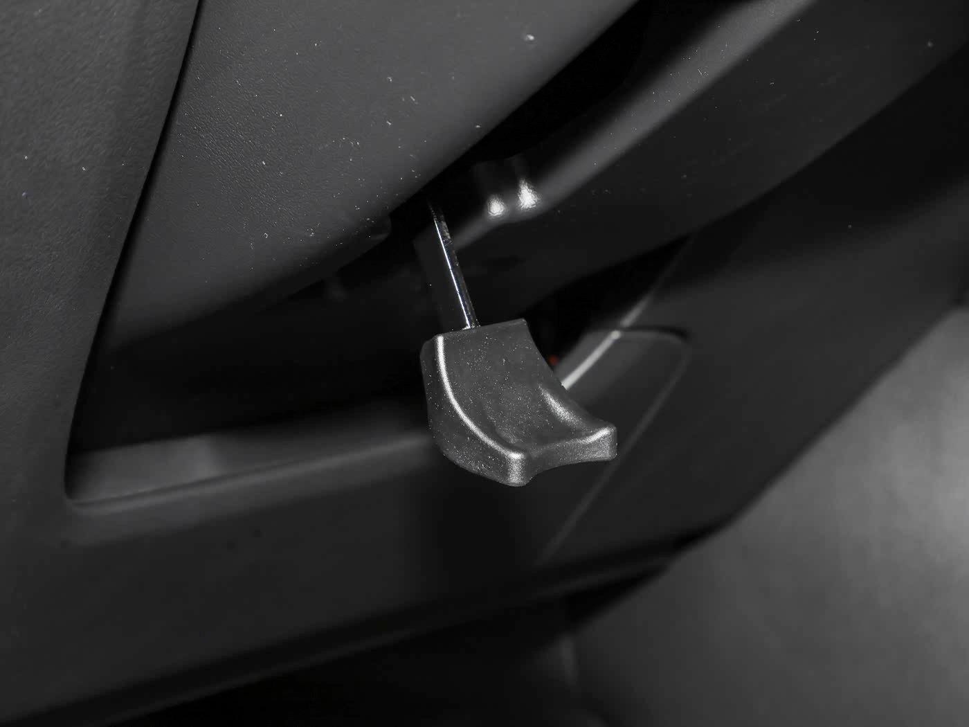 Mazda EZ-60, interior Negro, foto 3