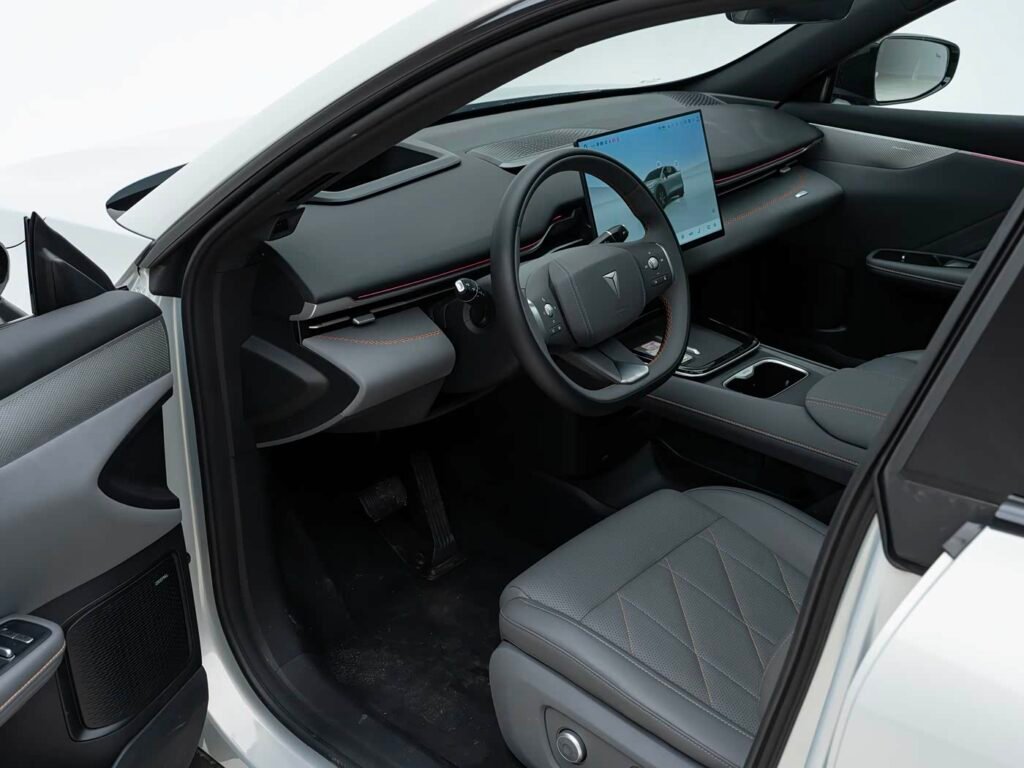 360-interior_negro