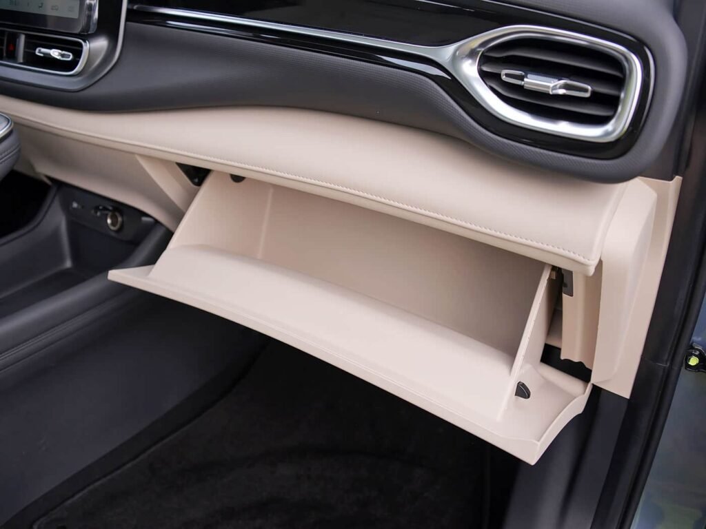 360-interior_beige