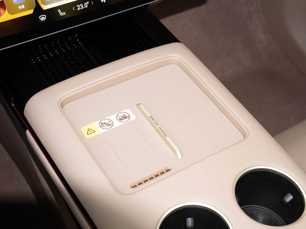 360-interior_beige