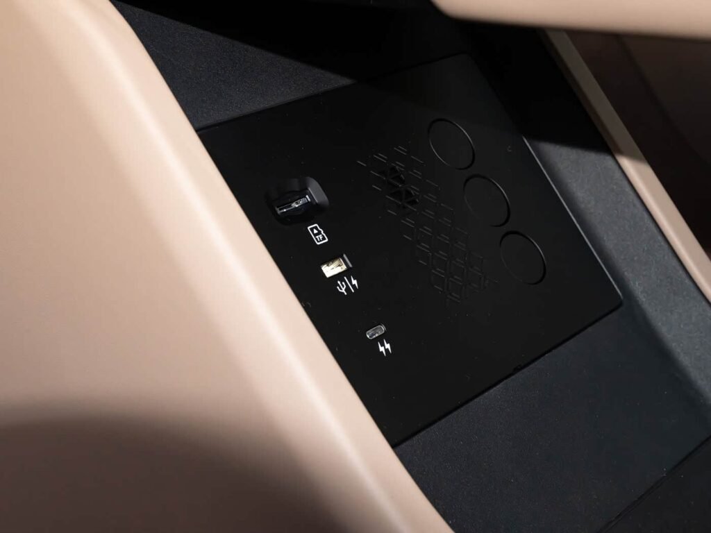 360-interior_beige
