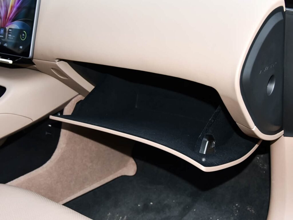 360-interior_beige
