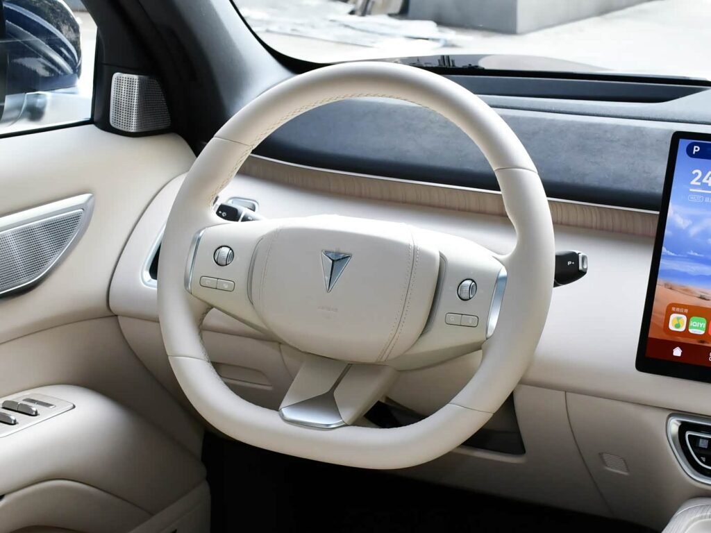 360-interior_beige