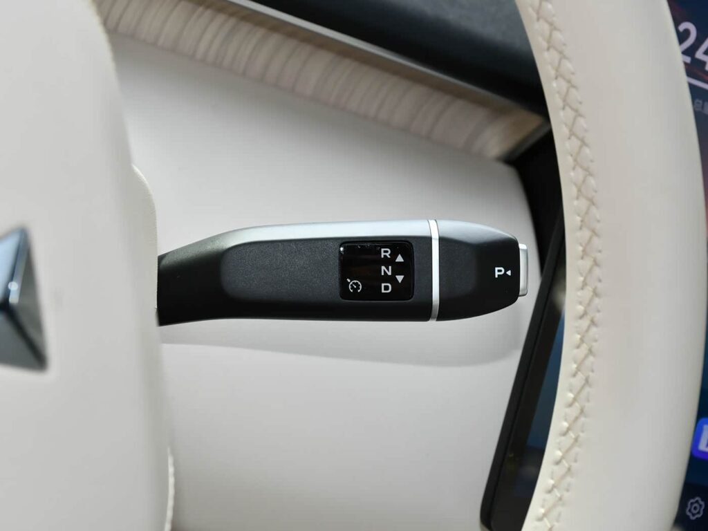 360-interior_beige