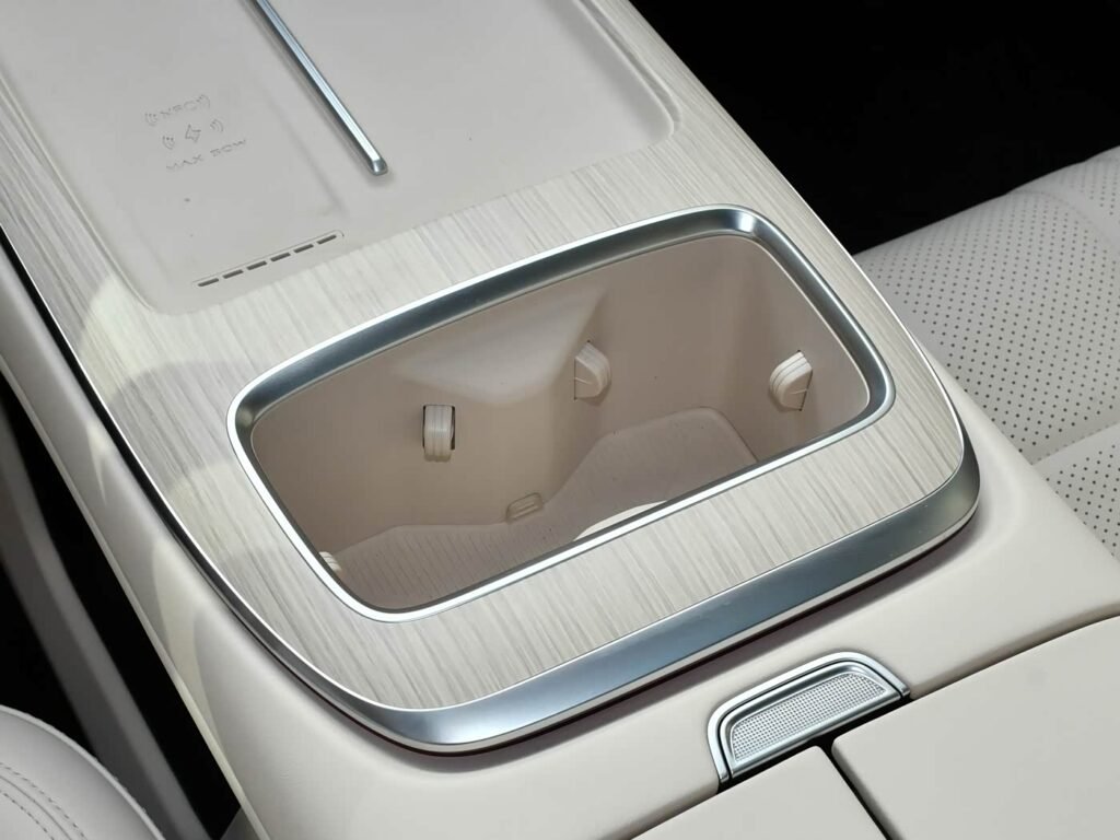 360-interior_beige