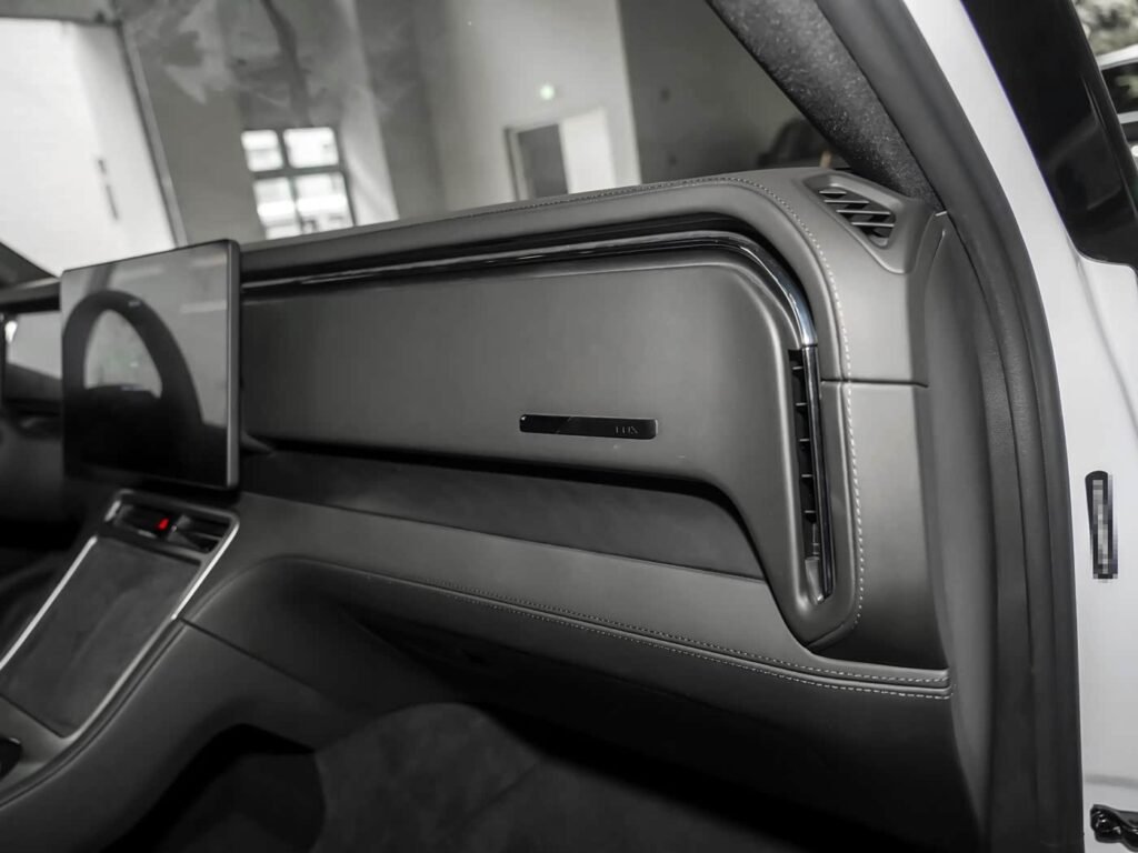 360-interior_negro