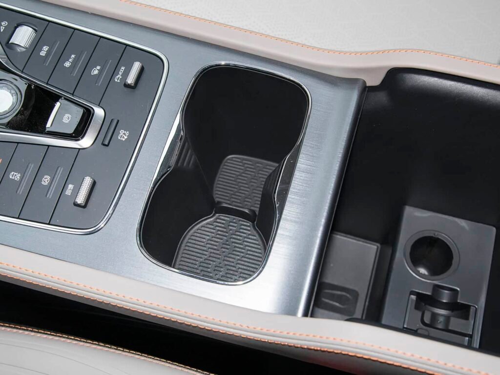 360-interior_beige
