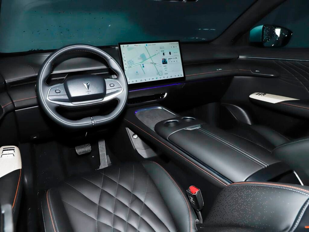 360-interior_negro